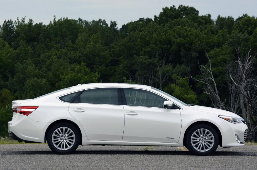  Toyota Avalon Hybrid 2013 года  (фото 37 из 42)
